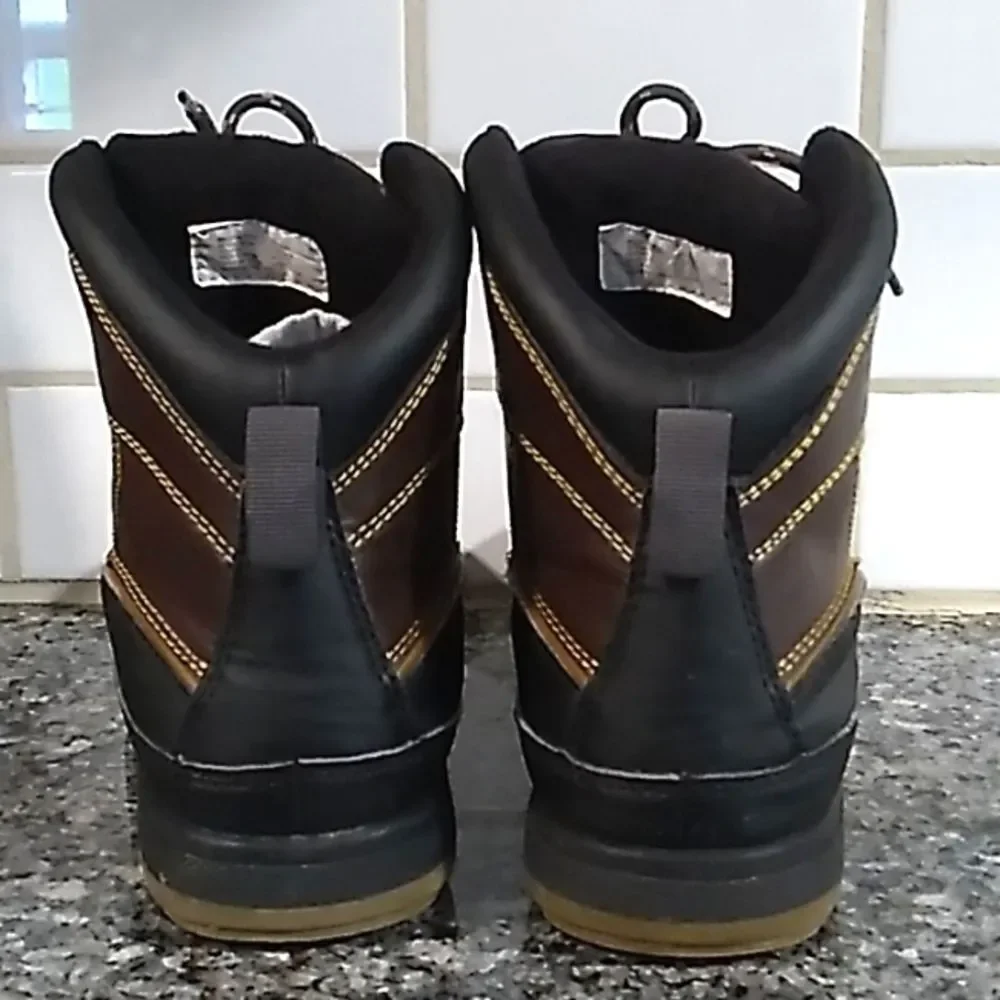 Hiking Boots Brown/Black Lace Up. Size 6